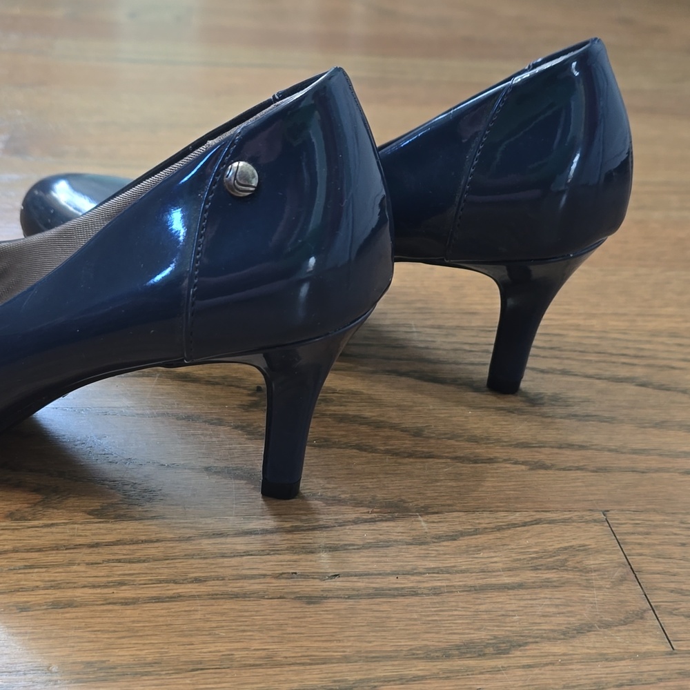 Life Stride Navy Patent Leather Heels - Picture 3 of 6